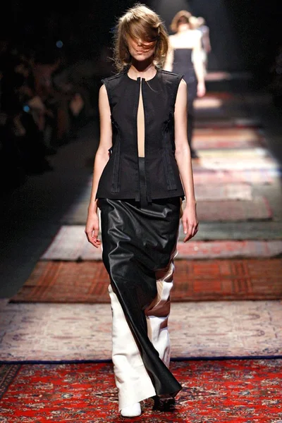 Look 9